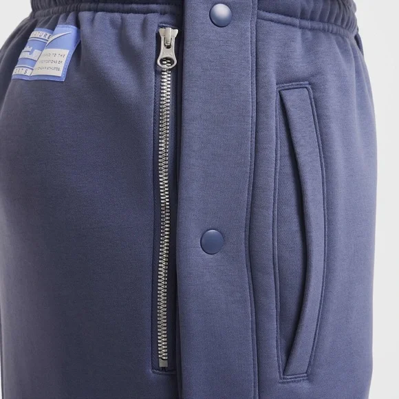 LeBron Standard Issue Therma-FIT Basketball Trousers